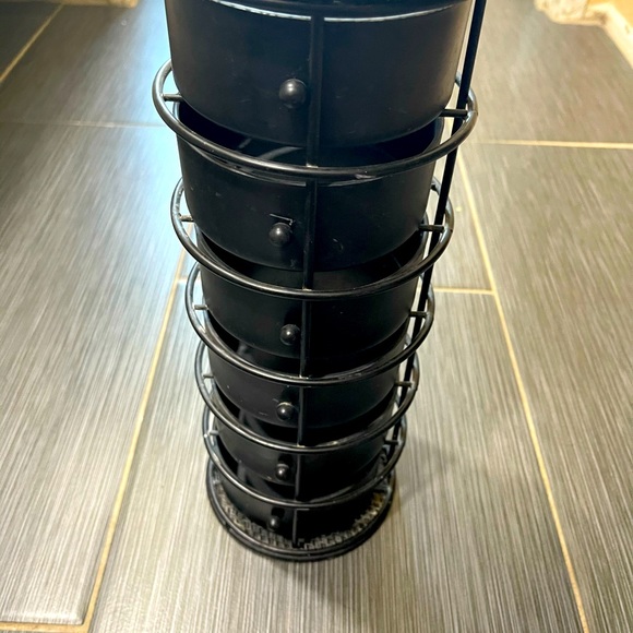 Jewelry - Metal/iron like jewelry storage stand